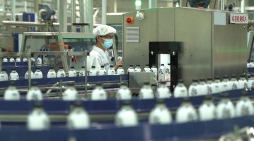 元气森林硬刚巨头背后 爆款焦虑下的突围与困局